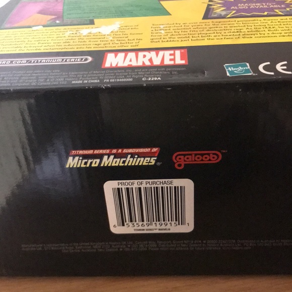 Marvel Legends Hulk Titanium Series Die-Cast - Picture 6 of 6